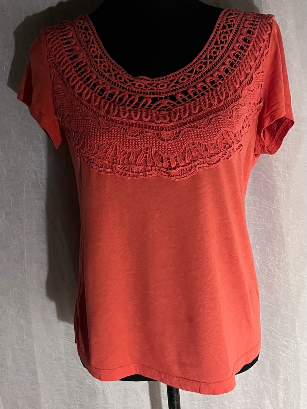 Women’s Coral Crochet Yoke Short Sleeve Top